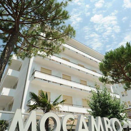 Hotel Mocambo Милано Мартима Екстериор снимка