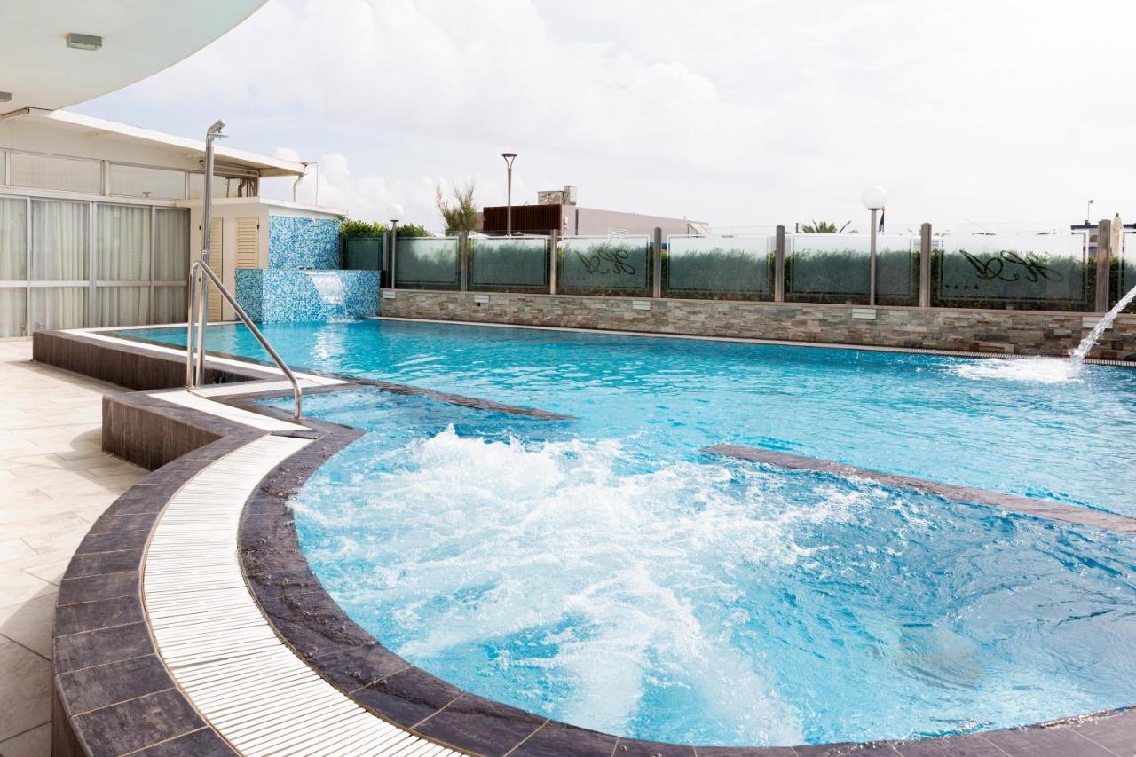 Hotel Mocambo Милано Мартима Екстериор снимка